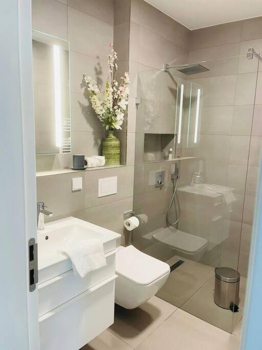 Garden View Luxury Flat With Terrace & Parking- Apartment *