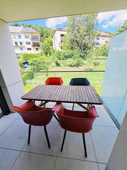 Garden View Luxury Flat With Terrace & Parking- Apartment
